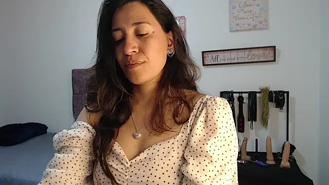Snapshot of violeta_scott chatting on 3, 6, 2026 violeta scott online show from 3, 6, 2026