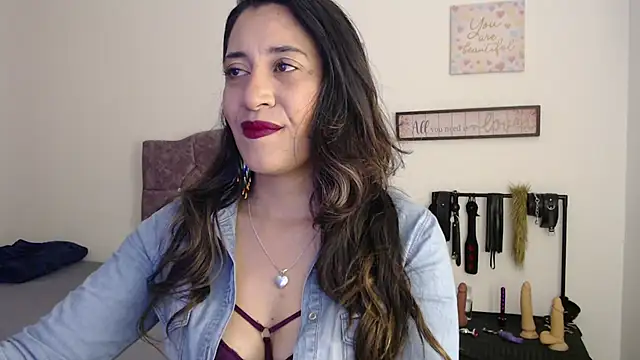 Snapshot of violeta_scott chatting on 4, 6, 2026 violeta scott online show from 4, 6, 2026