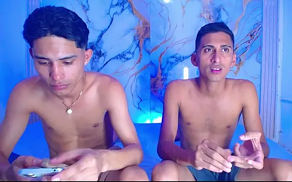 Snapshot of Boys_xxx_ chatting on 8, 4, 2026 Boys xxx online show from 8, 4, 2026