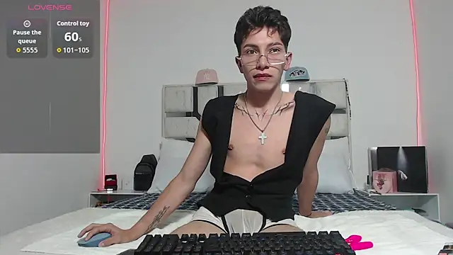 Snapshot of tiam_muller_fenix chatting on 11, 4, 2026 tiam muller fenix online show from 11, 4, 2026