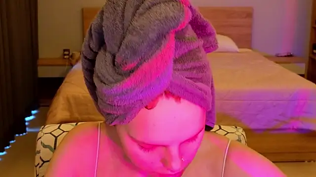 Snapshot of mollybossy chatting on 2, 4, 2026 mollybossy online show from 2, 4, 2026