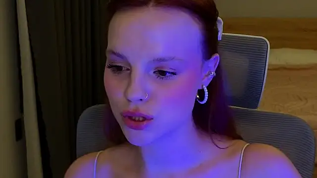 Snapshot of mollybossy chatting on 7, 4, 2026 mollybossy online show from 7, 4, 2026