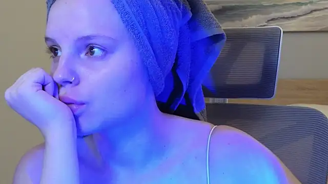 Snapshot of mollybossy chatting on 11, 4, 2026 mollybossy online show from 11, 4, 2026