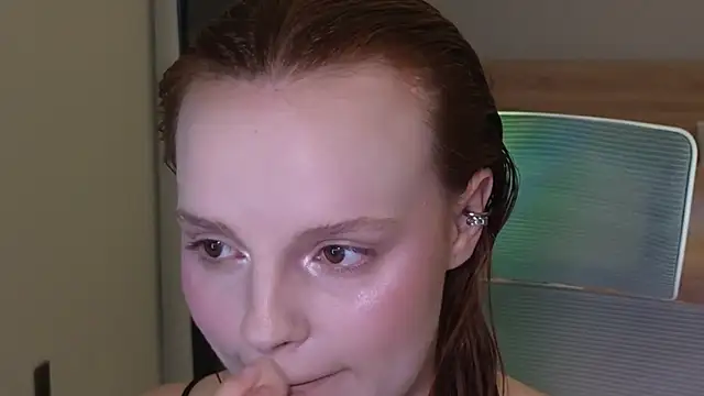 Snapshot of mollybossy chatting on 12, 4, 2026 mollybossy online show from 12, 4, 2026