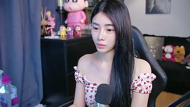 Snapshot of XiaoYuBao- chatting on 6, 4, 2026 XiaoYuBao- online show from 6, 4, 2026