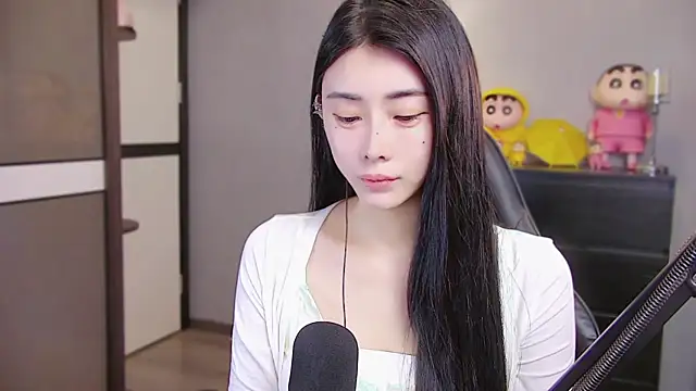 Snapshot of XiaoYuBao- chatting on 23, 4, 2026 XiaoYuBao- online show from 23, 4, 2026