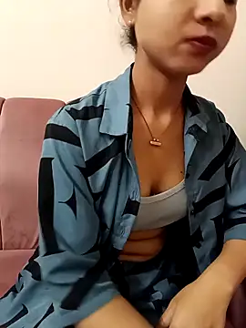 Snapshot of ritika_gupta02 chatting on 10, 4, 2026 ritika gupta02 online show from 10, 4, 2026