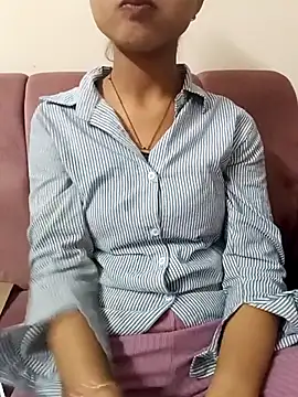 Snapshot of ritika_gupta02 chatting on 21, 4, 2026 ritika gupta02 online show from 21, 4, 2026
