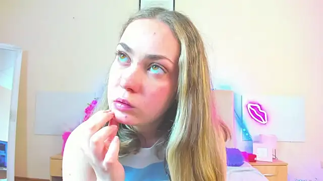 MelanieCuty online show from 6, 5, 2026