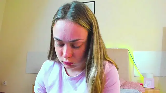 Snapshot of MelanieCuty chatting on 20, 6, 2026 MelanieCuty online show from 20, 6, 2026
