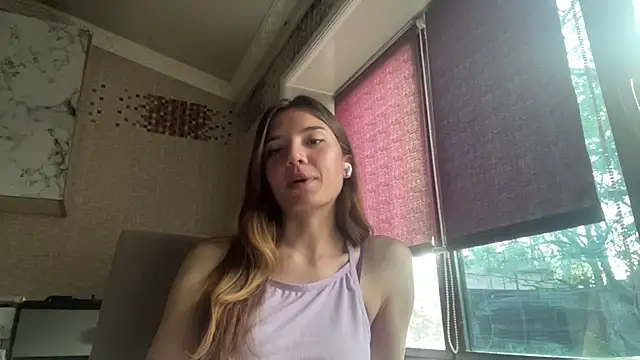 Snapshot of Lili_Kilian chatting on 9, 4, 2026 Lili Kilian online show from 9, 4, 2026