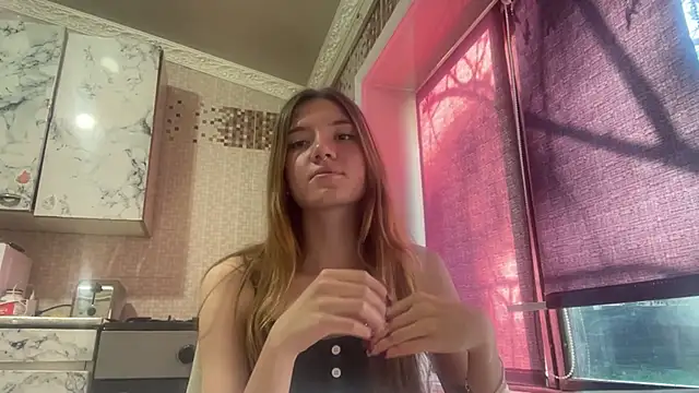 Snapshot of Lili_Kilian chatting on 28, 4, 2026 Lili Kilian online show from 28, 4, 2026