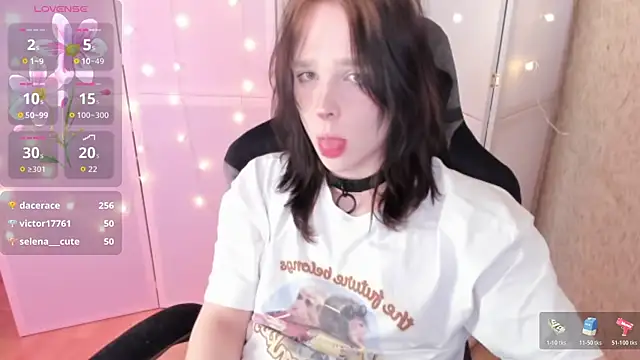 Snapshot of Simochka_w chatting on 11, 4, 2026 Simochka w online show from 11, 4, 2026
