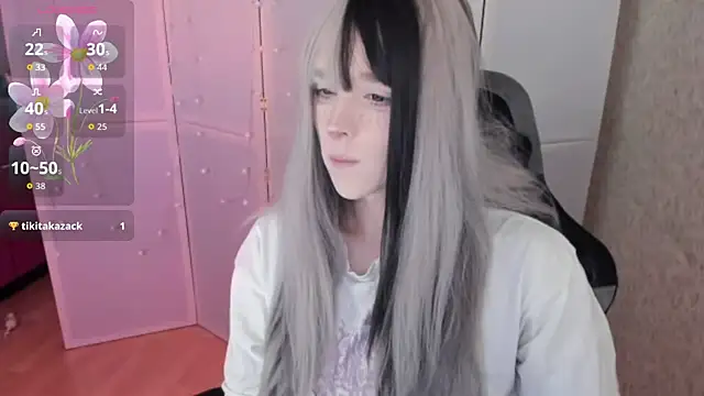 Snapshot of Simochka_w chatting on 1, 5, 2026 Simochka w online show from 1, 5, 2026