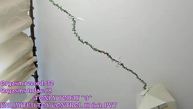 Snapshot of RileyNymph chatting on 21, 5, 2026 RileyNymph online show from 21, 5, 2026