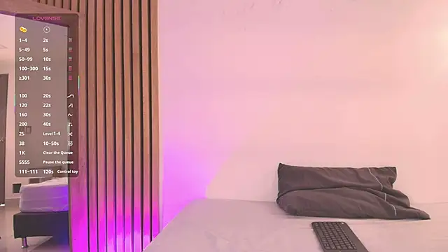 Snapshot of EmmaLopez11 chatting on 9, 4, 2026 EmmaLopez11 online show from 9, 4, 2026
