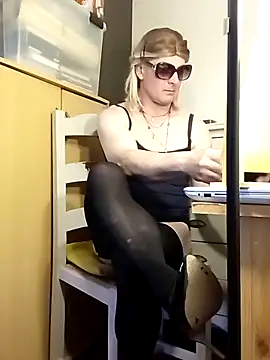 Snapshot of stephie83 chatting on 23, 3, 2026 stephie83 online show from 23, 3, 2026