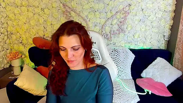 Snapshot of FireFoxxxxxy chatting on 18, 4, 2026 FireFoxxxxxy online show from 18, 4, 2026