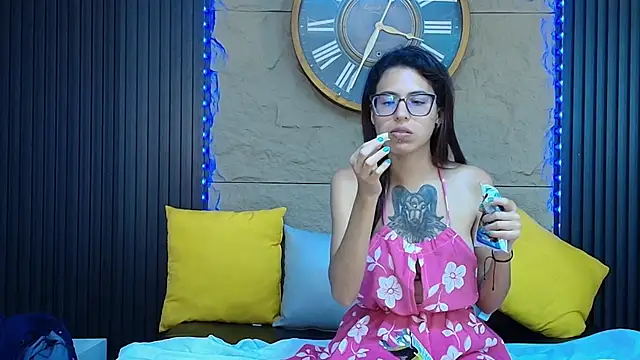 Snapshot of Emily_Lopera chatting on 17, 6, 2026 Emily Lopera online show from 17, 6, 2026