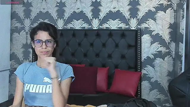 Snapshot of Emily_Lopera chatting on 28, 6, 2026 Emily Lopera online show from 28, 6, 2026