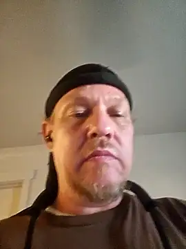 Snapshot of yourMasterisBored chatting on 17, 3, 2026 yourMasterisBored online show from 17, 3, 2026