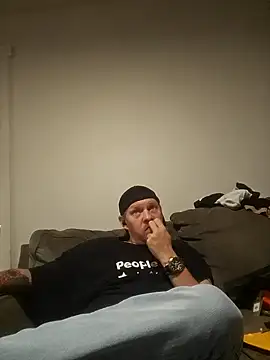 Snapshot of yourMasterisBored chatting on 17, 3, 2026 yourMasterisBored online show from 17, 3, 2026