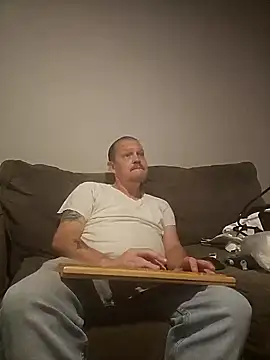 Snapshot of yourMasterisBored chatting on 21, 3, 2026 yourMasterisBored online show from 21, 3, 2026