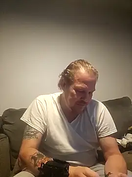 Snapshot of yourMasterisBored chatting on 22, 3, 2026 yourMasterisBored online show from 22, 3, 2026