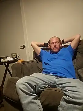 Snapshot of yourMasterisBored chatting on 24, 3, 2026 yourMasterisBored online show from 24, 3, 2026