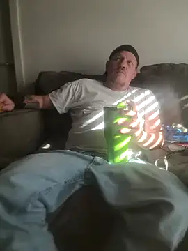 Snapshot of yourMasterisBored chatting on 25, 3, 2026 yourMasterisBored online show from 25, 3, 2026