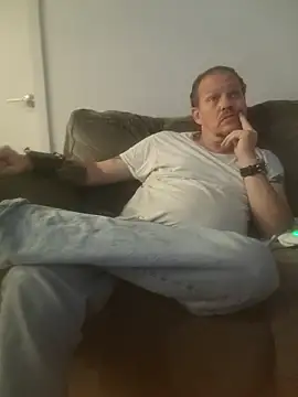 Snapshot of yourMasterisBored chatting on 26, 3, 2026 yourMasterisBored online show from 26, 3, 2026