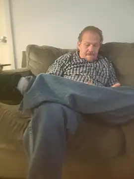 Snapshot of yourMasterisBored chatting on 31, 3, 2026 yourMasterisBored online show from 31, 3, 2026