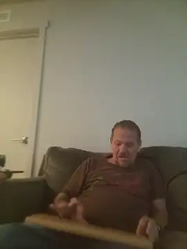 Snapshot of yourMasterisBored chatting on 1, 4, 2026 yourMasterisBored online show from 1, 4, 2026