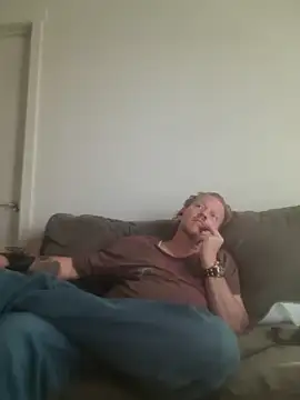 Snapshot of yourMasterisBored chatting on 3, 4, 2026 yourMasterisBored online show from 3, 4, 2026