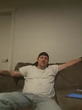 Snapshot of yourMasterisBored chatting on 5, 4, 2026 yourMasterisBored online show from 5, 4, 2026