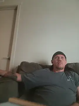 Snapshot of yourMasterisBored chatting on 6, 4, 2026 yourMasterisBored online show from 6, 4, 2026