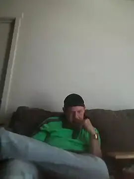 Snapshot of yourMasterisBored chatting on 7, 4, 2026 yourMasterisBored online show from 7, 4, 2026