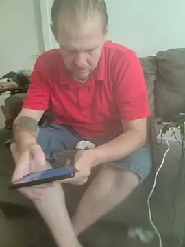 Snapshot of yourMasterisBored chatting on 11, 4, 2026 yourMasterisBored online show from 11, 4, 2026