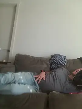 Snapshot of yourMasterisBored chatting on 21, 4, 2026 yourMasterisBored online show from 21, 4, 2026