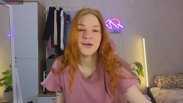 Snapshot of GoldenSunBunny chatting on 17, 4, 2026 GoldenSunBunny online show from 17, 4, 2026