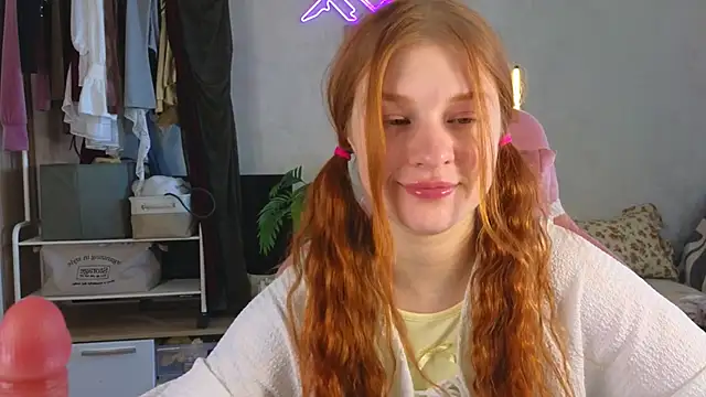 Snapshot of GoldenSunBunny chatting on 8, 5, 2026 GoldenSunBunny online show from 8, 5, 2026