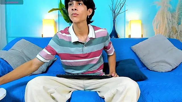Snapshot of Cheys_Mast chatting on 21, 3, 2026 Cheys Mast online show from 21, 3, 2026