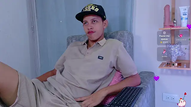 Snapshot of Noirvynn chatting on 1, 4, 2026 Noirvynn online show from 1, 4, 2026