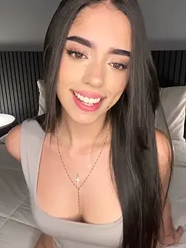 Snapshot of Maia_antonelli chatting on 4, 4, 2026 Maia antonelli online show from 4, 4, 2026