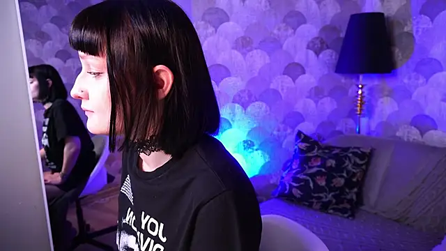 Snapshot of Velvet_Lily chatting on 4, 4, 2026 Velvet Lily online show from 4, 4, 2026
