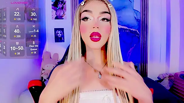 Snapshot of blonde_queen- chatting on 7, 7, 2026 blonde queen- online show from 7, 7, 2026