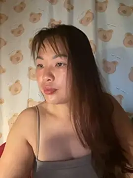 Snapshot of Milik-1022 chatting on 6, 4, 2026 Milik-1022 online show from 6, 4, 2026