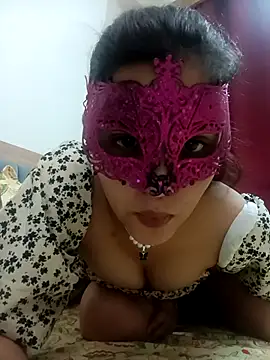 Snapshot of Hottymahi7 chatting on 2, 4, 2026 Hottymahi7 online show from 2, 4, 2026