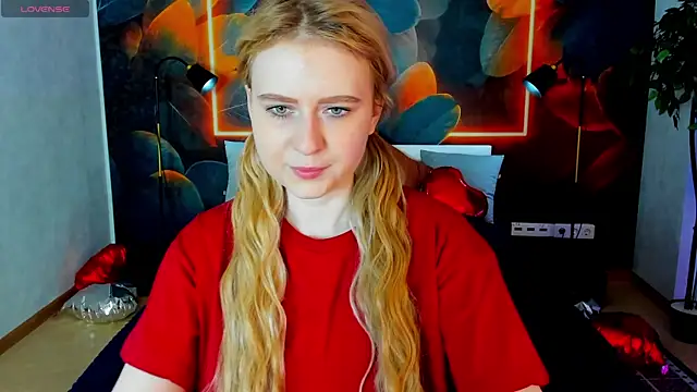 Snapshot of Shiny_Liss chatting on 10, 4, 2026 Shiny Liss online show from 10, 4, 2026