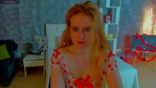 Snapshot of Shiny_Liss chatting on 18, 4, 2026 Shiny Liss online show from 18, 4, 2026